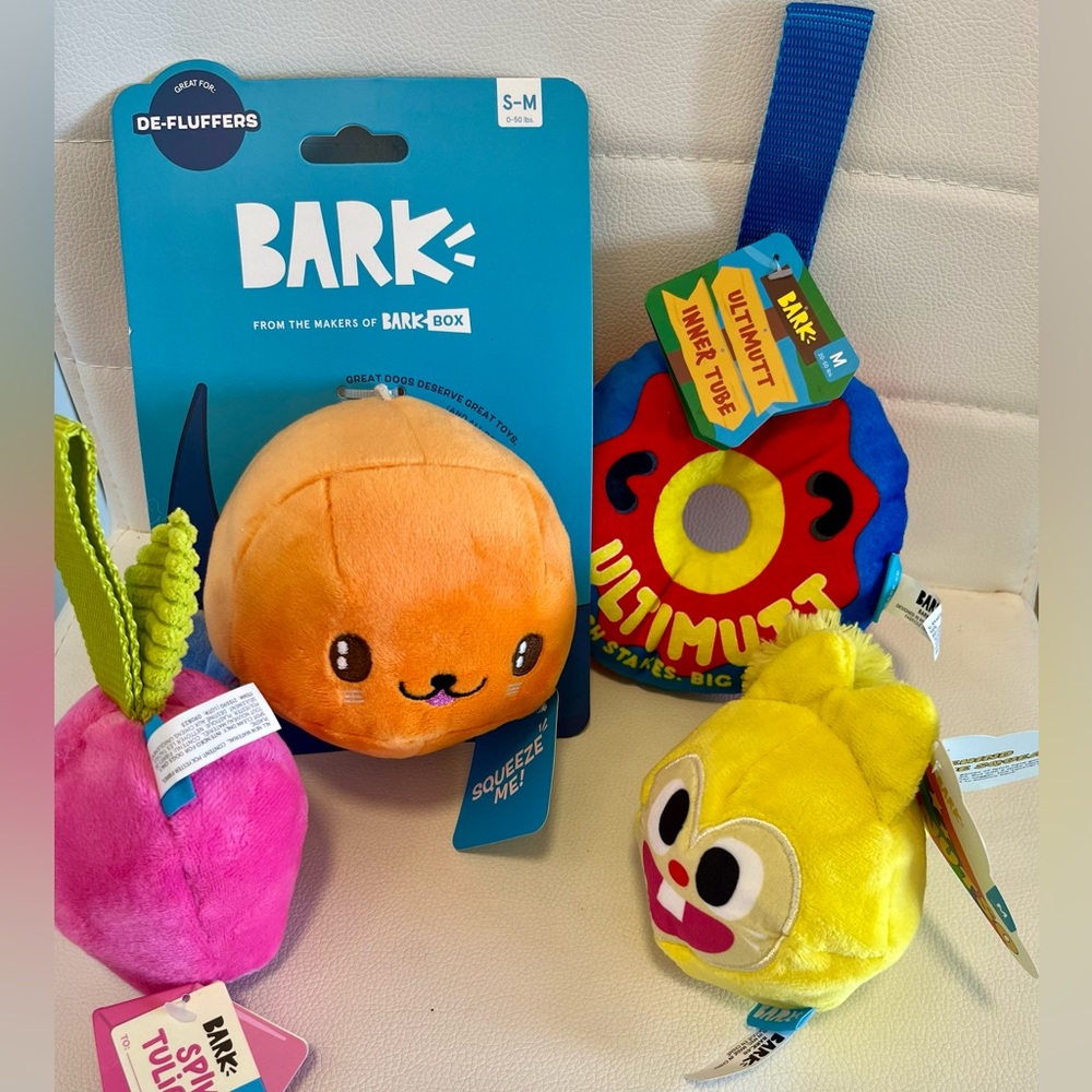 NWT!!! “ULTIMATE SUMMER” toy SET & PET BANDANA by BARK - DOG TOYS